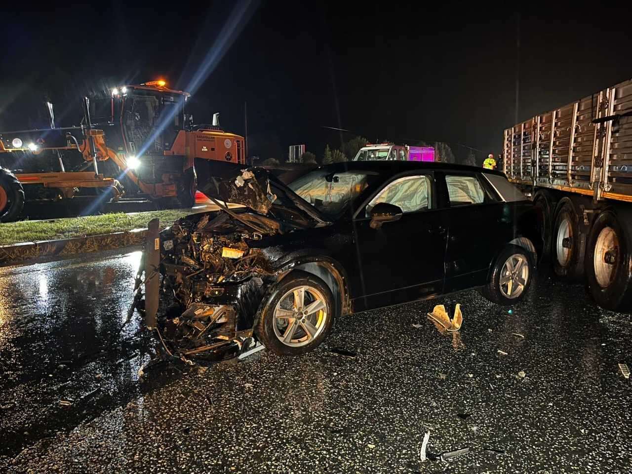 Uşak'ta feci kaza: 4 ölü, 17 yaralı 4